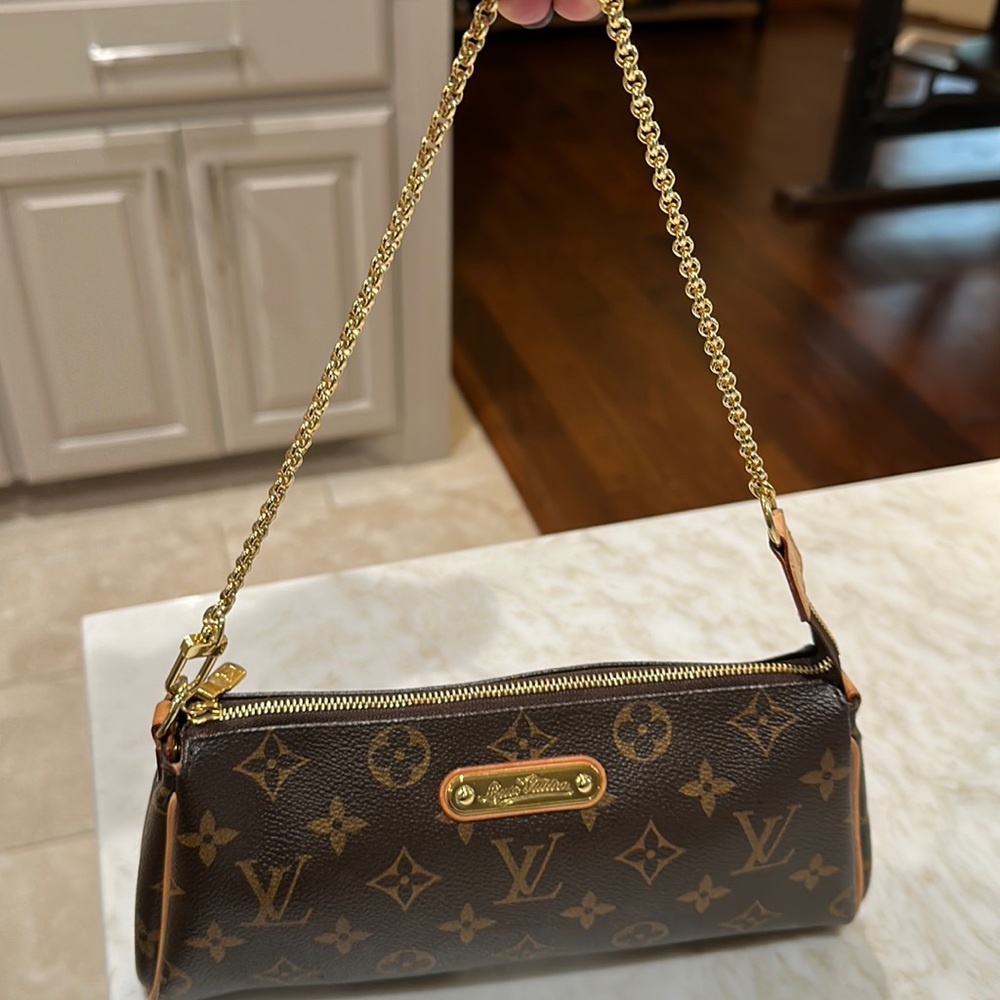 Authentic Louis Vuitton Eva Monogram bag. Like new.